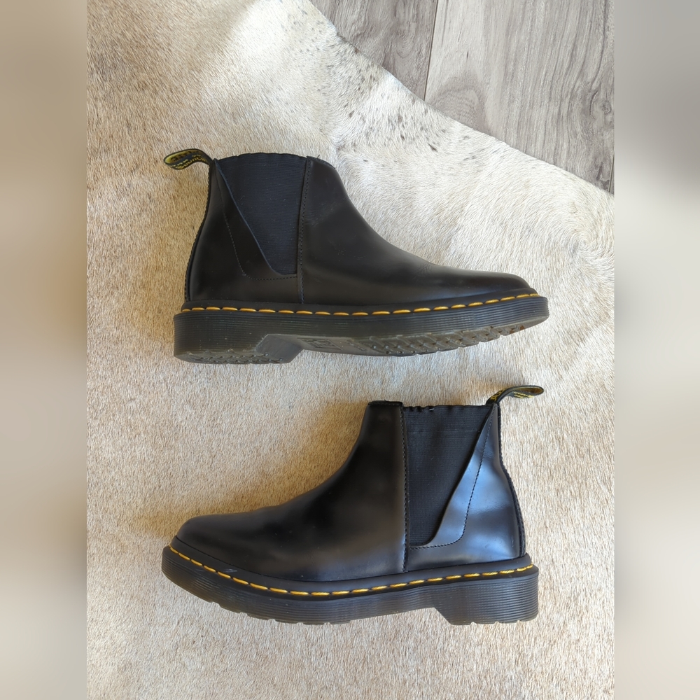 Dr. Martens Bianca Chelsea in Black Smooth Leather, size 6/37